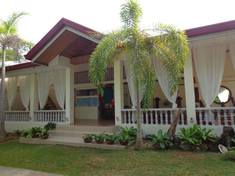 Blue Pot Family Resort Dalaguete Extérieur photo